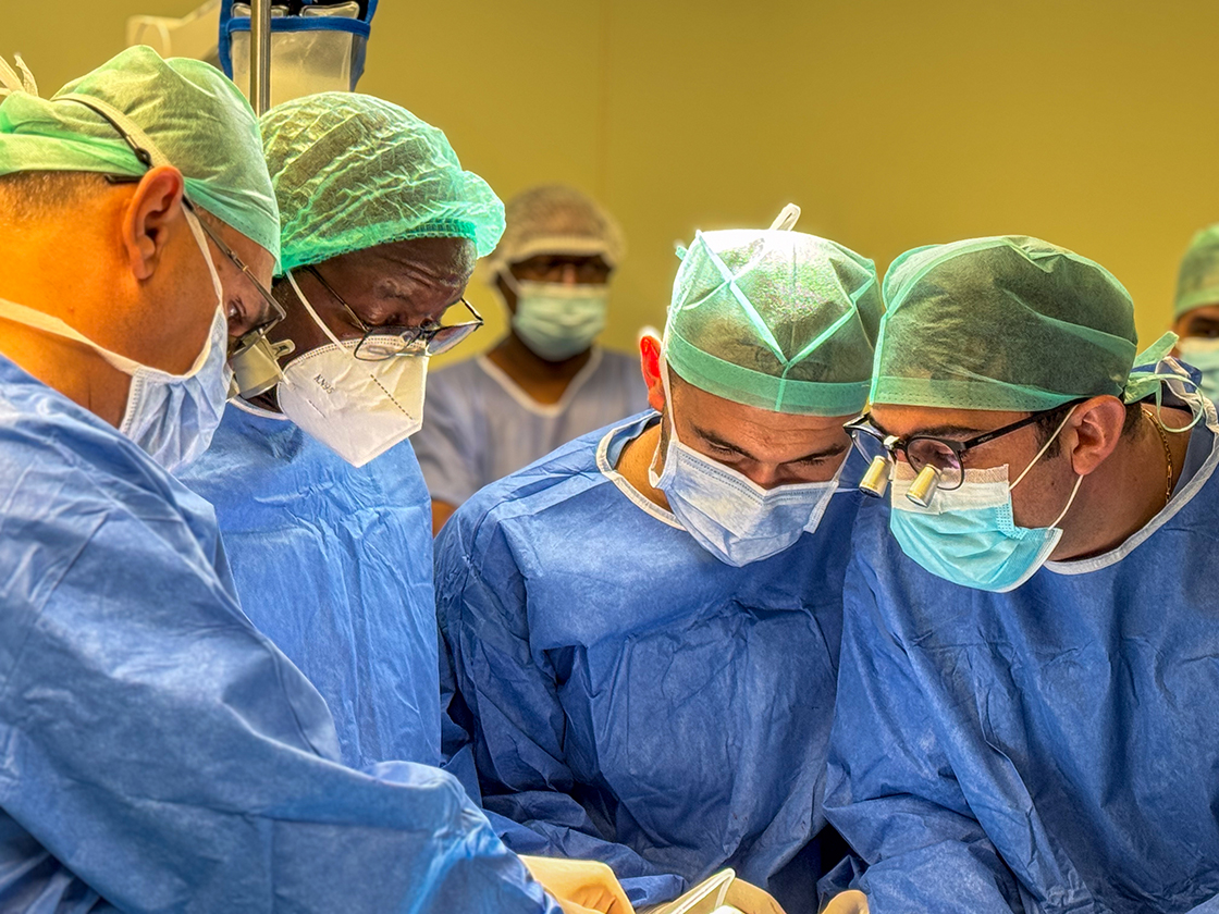 Türk Cerrahlarının Başarısı: Zor Ameliyat Dünya Basınında