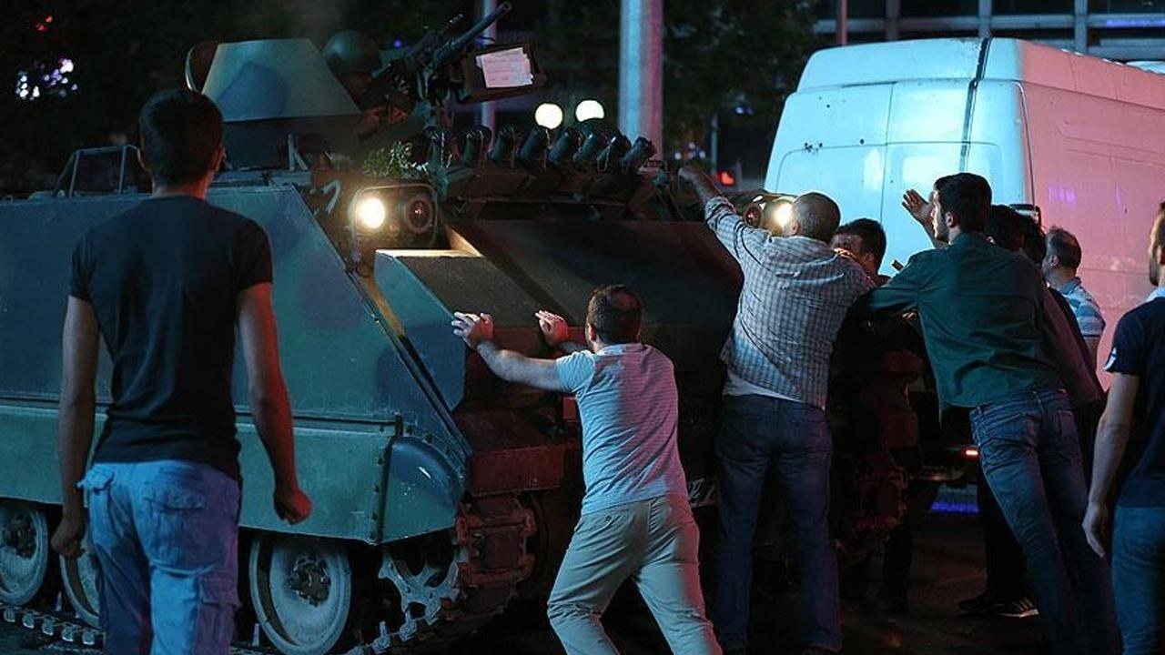 15 Temmuz darbe girişiminin kronolojisi: Saat saat yaşananlar