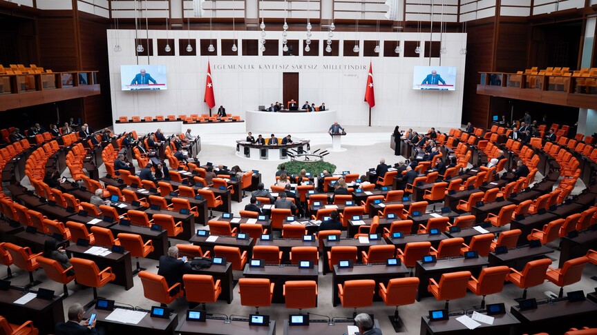 Sosyal medyaya ve doğum iznine yönelik düzenlemeleri de içeren kanun teklifi TBMM Genel Kurulunda