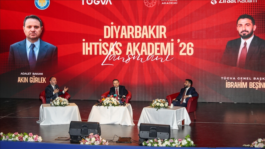 Adalet Bakanı Gürlek:  Sosyal medyaya artık gerçek bilgiler ve kişisel kimlikle girilecek