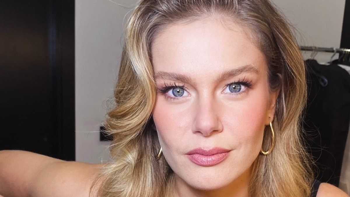 Burcu Biricik kızını paylaştı! Annesinin kopyası