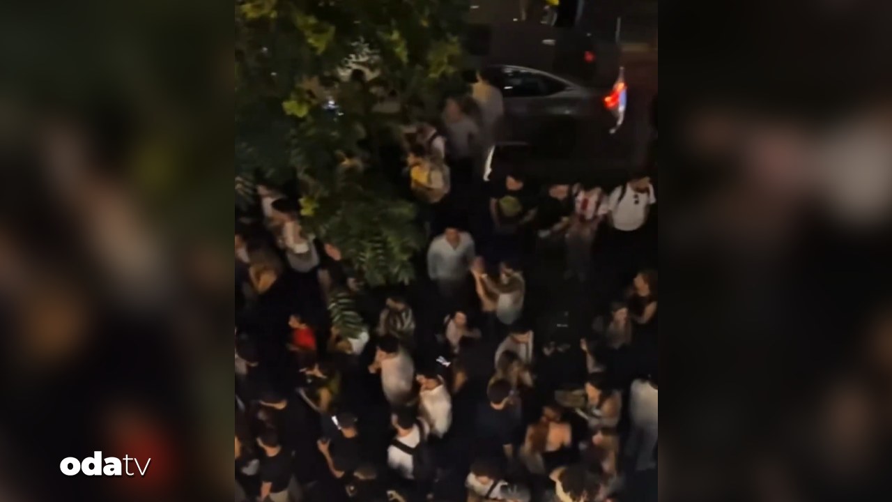 Kadıköy'de sokak partisi olaylı bitti: Polisten müdahale