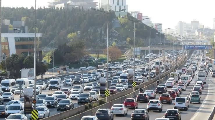 Türkiye'nin otomobil tercihleri tamamen değişti: Beyaz renk ve dizel tahtını kaptırdı