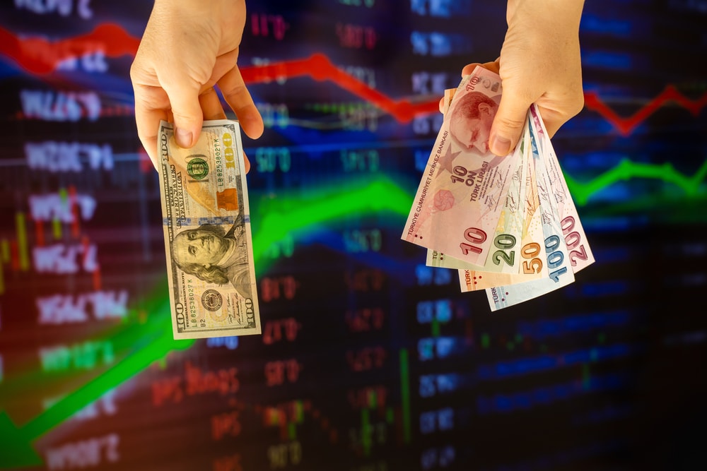 Piyasa 'dolar/TL fırlarsa'yı fiyatlıyor! Kur risk primi 16 yılın zirvesinde