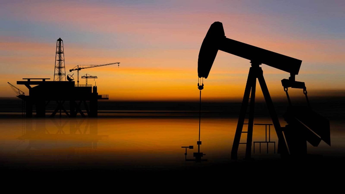 Petrol stokları alarm verdi: İngiliz banka petrol tahminini yükseltti