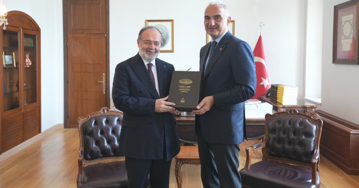 Bakan Ersoy: Medeniyet birikimimizi ilimle buluşturan çalışmaları memnuniyetle takip ediyoruz