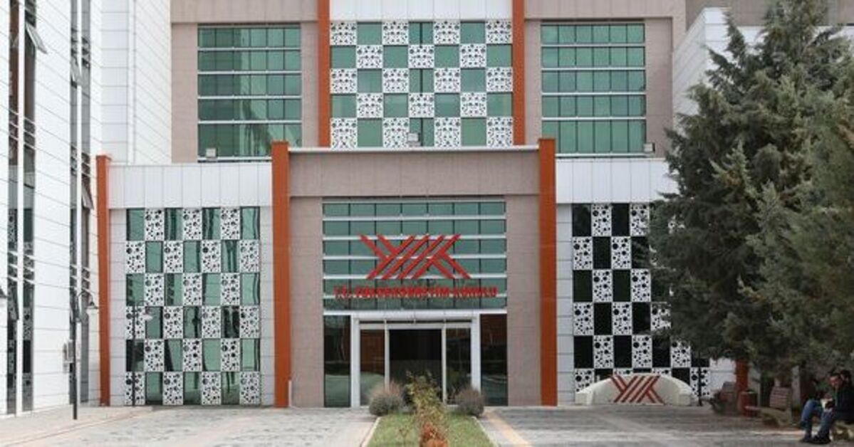 YÖK'den 1 yıl daha uzatma kararı