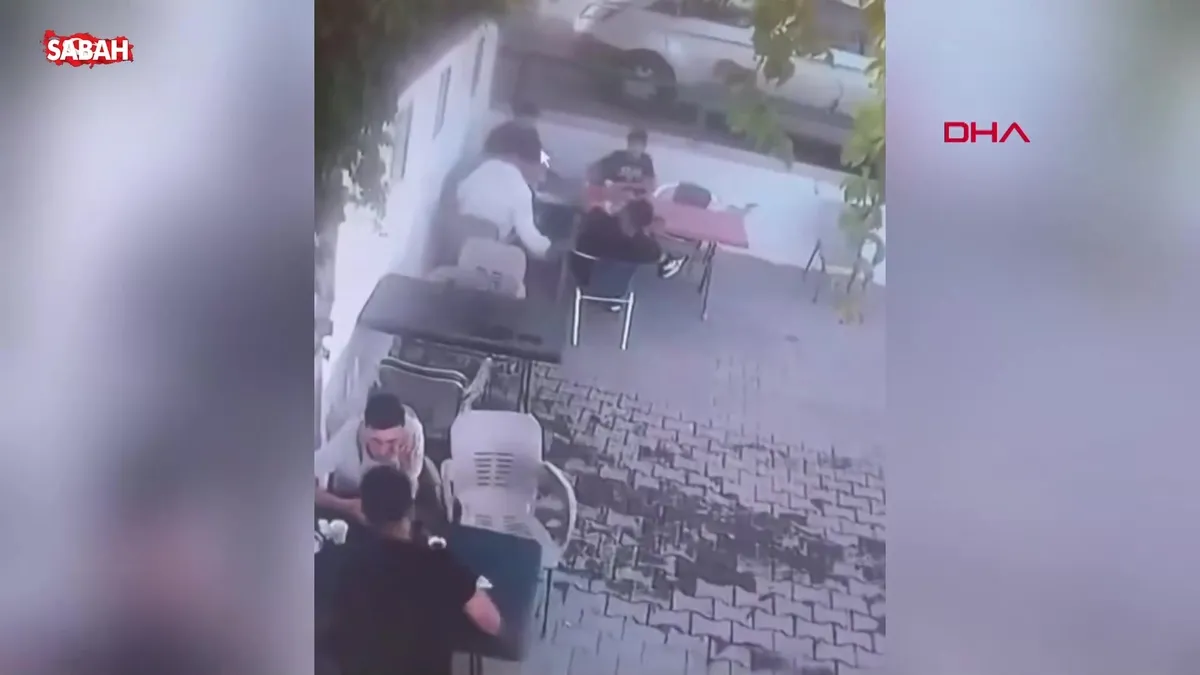 Malatya'da 5 büyüklüğündeki deprem anı kameralarda | Video