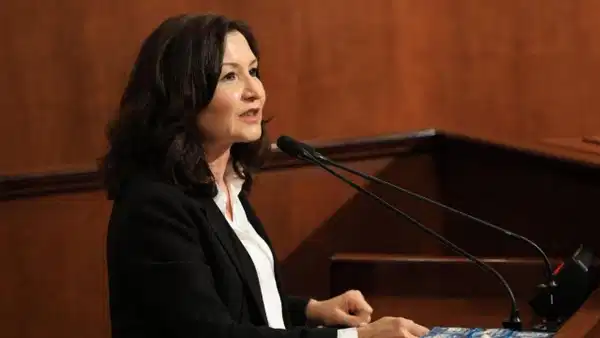 İBB Meclisi'nde İmamoğlu tartışması… Ülkü İnanlı: 'A Haber seyredip Yeni Şafak okuyacağınıza…'