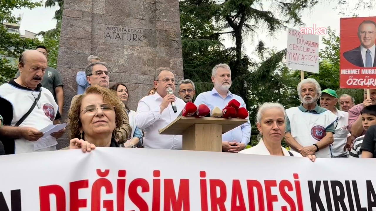 Trabzon'da CHP'lerden görevden almalara tepki: 'Kılıçdaroğlu, sen yol arkadaşlarını satan adamsın'