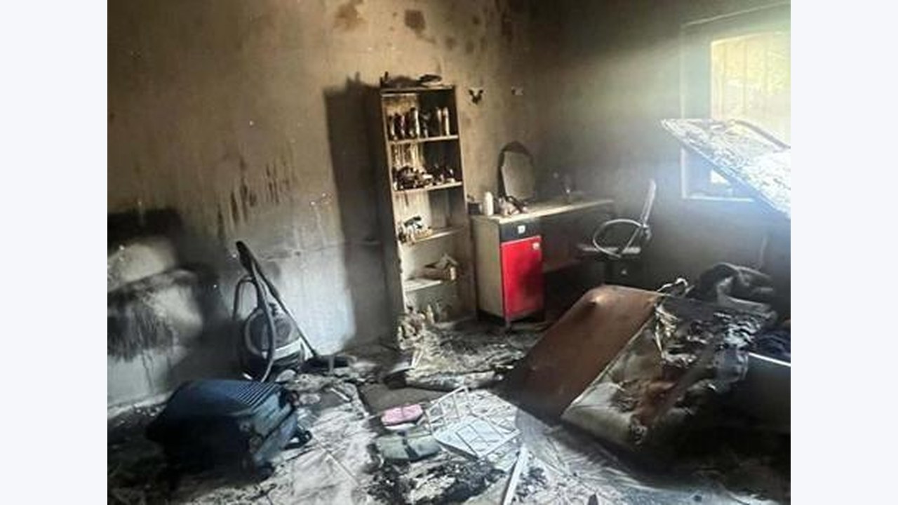 Eski eşinin evini benzinle kundakladı: Anne ve çocukları banyoda kurtarıldı