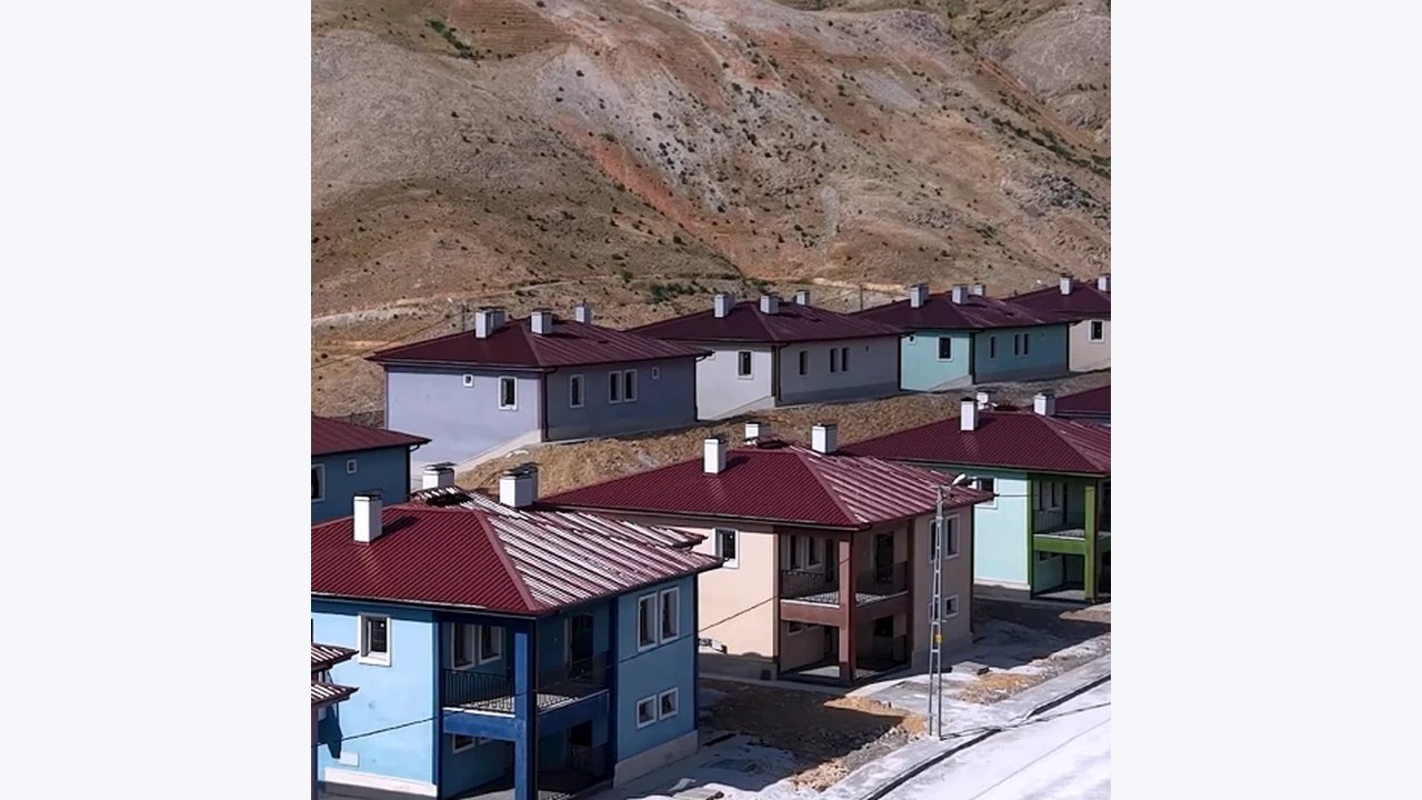 Adıyaman'da depremin ardından tamamlanan köy evleri hak sahiplerine teslim edildi