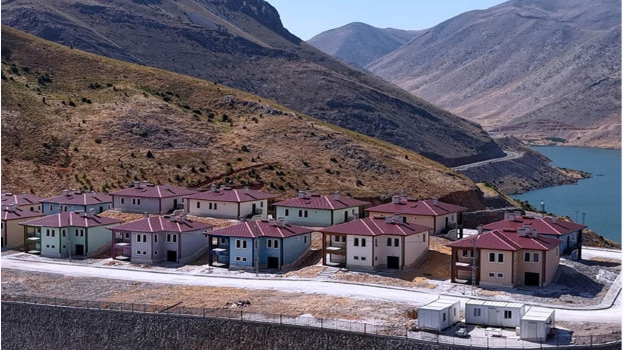 Adıyaman'da Deprem Sonrası Tamamlanan Köy Evlerinin Görüntüleri Paylaşıldı