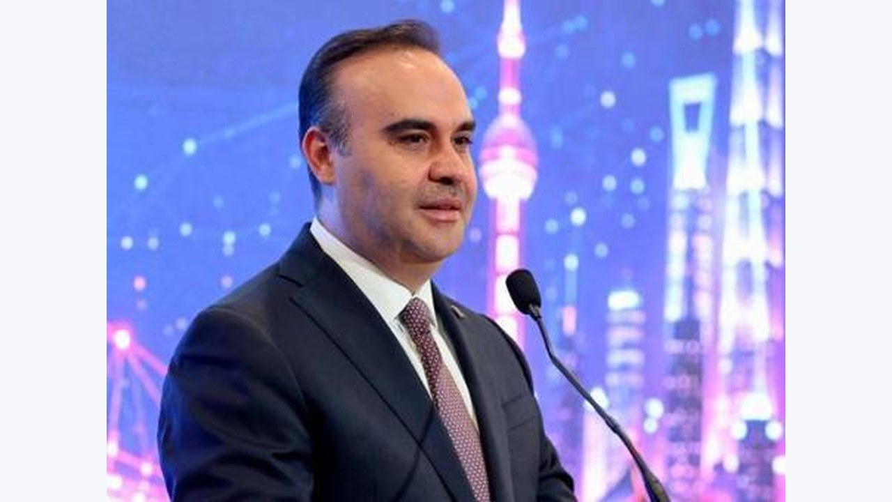 Bakan Kacır, 6. Ulusal Arktik Bilimsel Araştırma Seferi Ekibini Ziyaret Etti