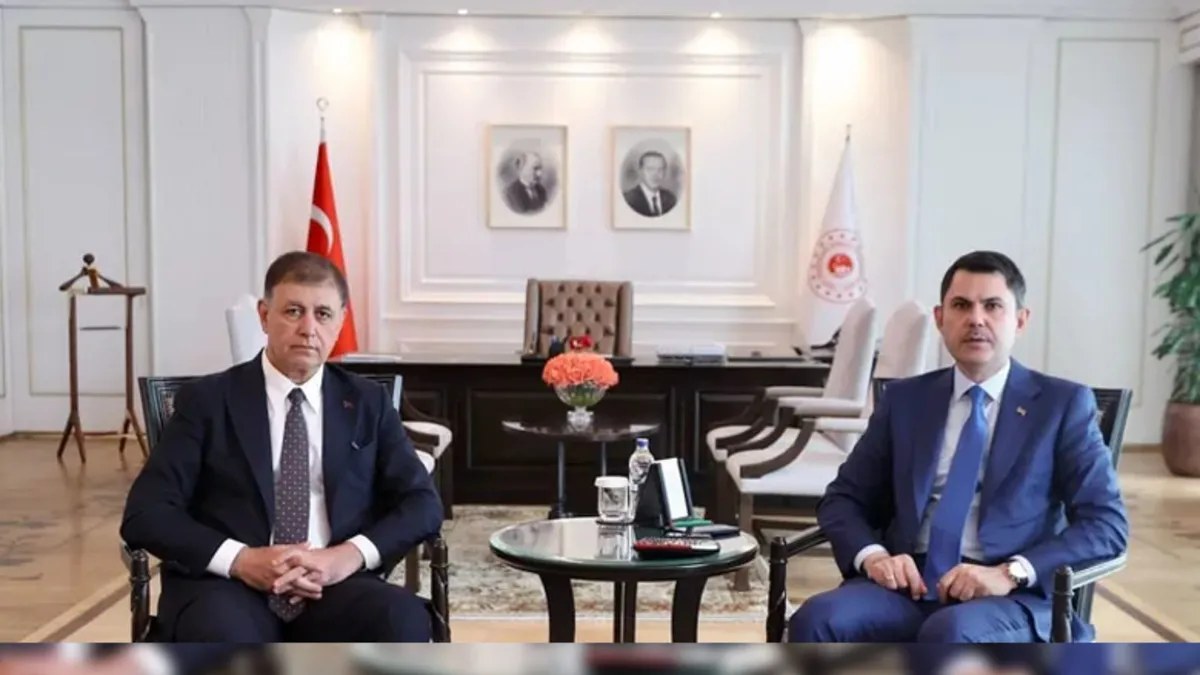 Bakan Kurum ile İzmir Büyükşehir Belediye Başkanı Tugay Görüşmesi Gerçekleşti