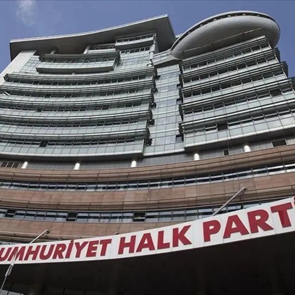 Ana Muhalefet Partisinde Geniş Çaplı Ayrılıklar Yaşandı