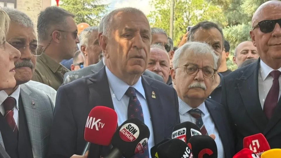 Zafer Partisi Lideri Ozdag'dan Tarihi Birinci Meclis Onunde Sert Tepki