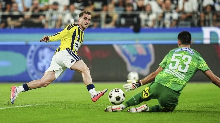 Fenerbahçe, UEFA Şampiyonlar Ligi 3. Eleme Turu Rövanş Maçında Sturm Graz'ı 1-0 Yenerek Play-off'a Geçti