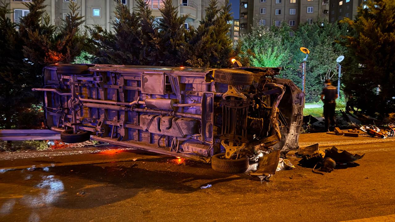 Esenler'de makas atan minibüs kazaya neden oldu: 1 ölü, 5 yaralı