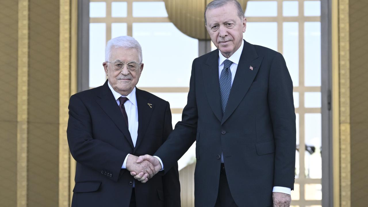 Türkiye Cumhuriyeti'ne Filistin halkının davasına destekleri için teşekkür eder Abbas