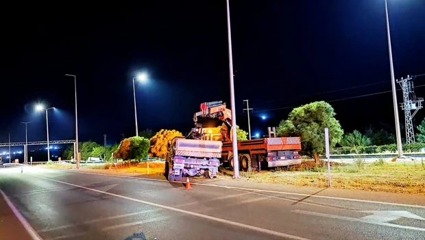İş Makinesi ile Motosiklet Çarpıştı: Sürücüsü A.Ç. (24) Hafızası Kaybetti