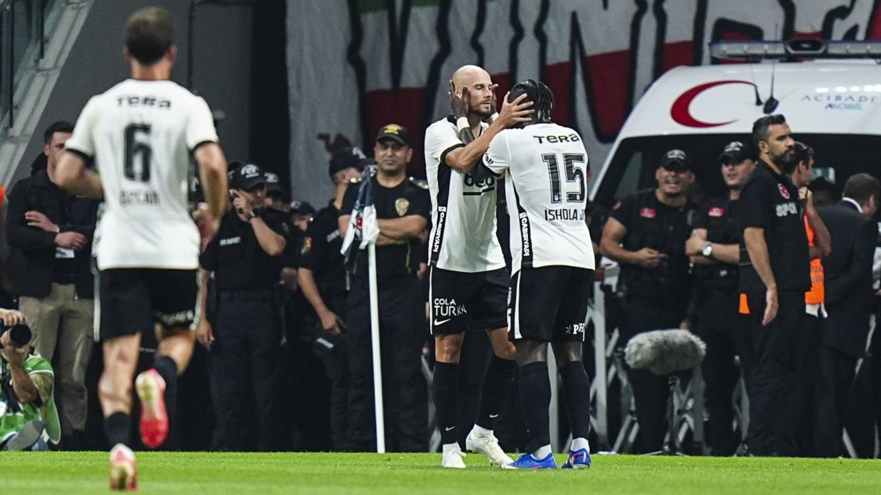 Beşiktaş, UEFA Avrupa Ligi'nde Playoff Turuna Yükseldi