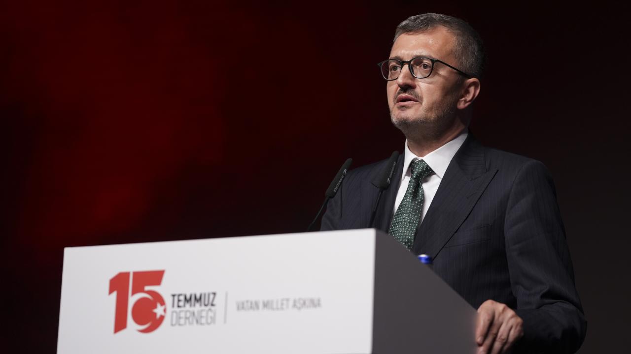 İletişim Başkanı Duran, Pakistan'ın Bağımsızlık Günü'nü Kutladı