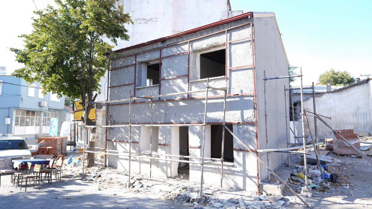 Türk Edebiyatı Üzerine: Cahit Sıtkı'nın Burhaniye'nde Kaldığı Tarihi Ev Müze Oluşturuluyor