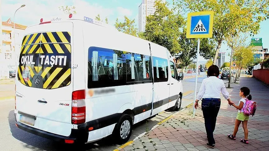 Okul Zili Çalmadan Servis Çilesi Başladı: Ücretler Cep Yakıyor