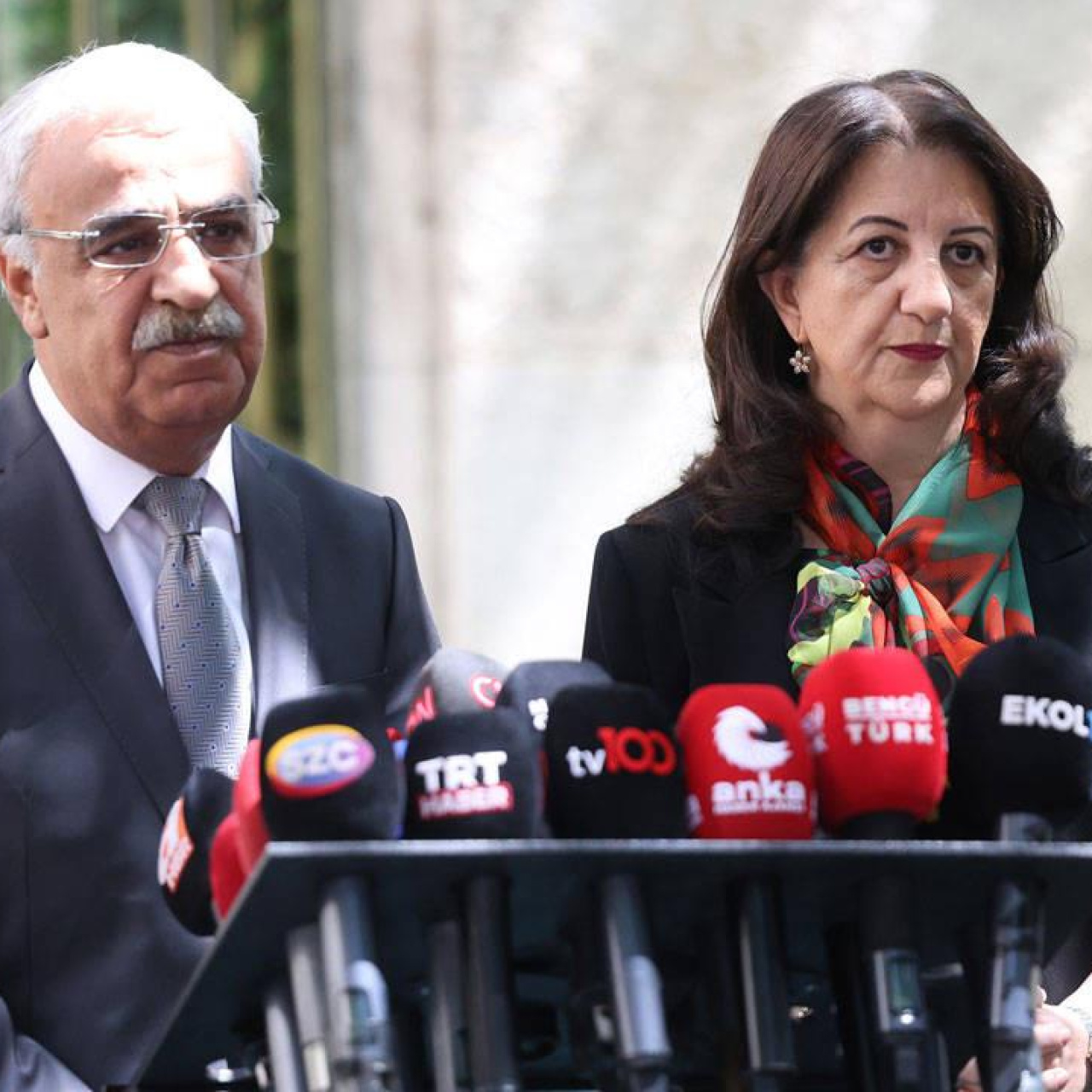 DEM heyetinden Demirtaş'a ziyaret: Görüşme sonucu TBMM'ye geniş desteklecek yasa ele alınır