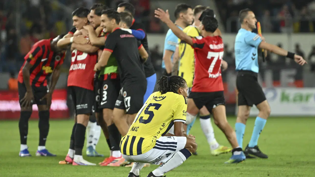 Nathan Ake'den Mağlubiyet Sözleri: 'Daha İyisini Yapmalıyız'