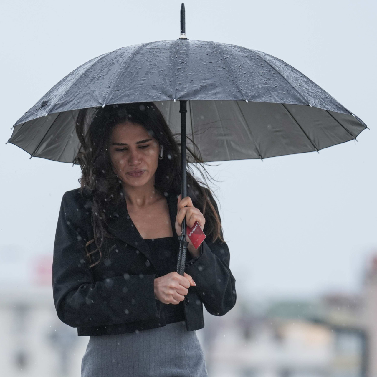 Gök Gürültülü Sağanak ve Kuvvetli Rüzgar Kapıda: Meteoroloji İllü Yaradı