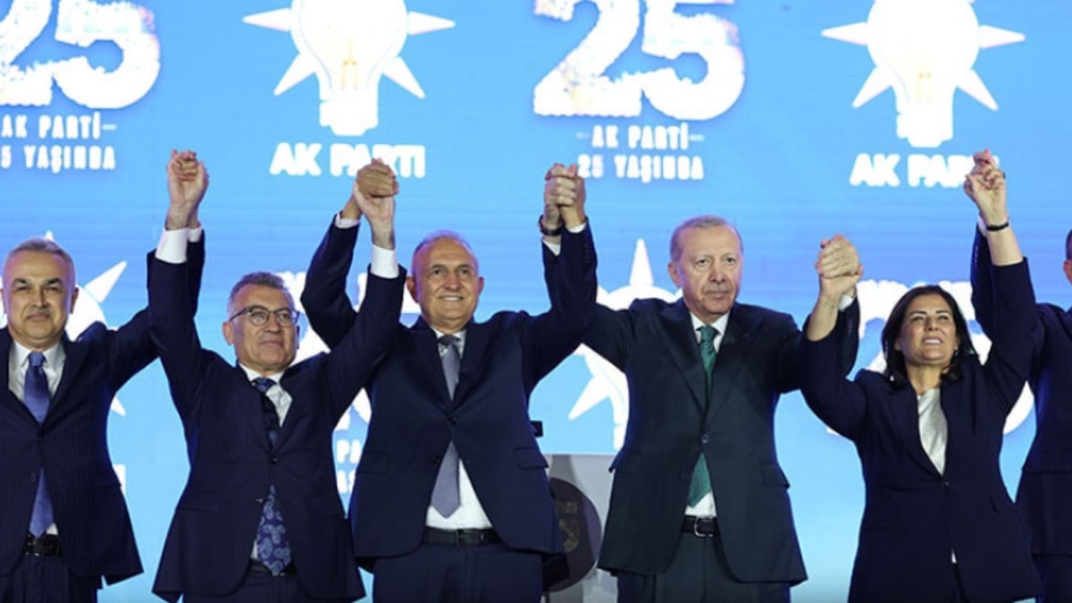 AKP'nin Transfer Stratejisiyle Hareket Edenlerin Polisleme Sırrı
