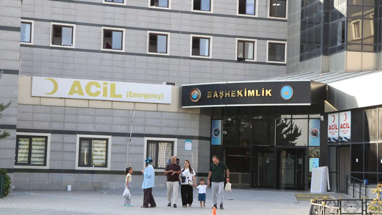 Van'daki Çocukları Kurtarmak İçin Suya Atayan Baba: Sami Açan (50) Boğulma Tehlikesi Geçirdi