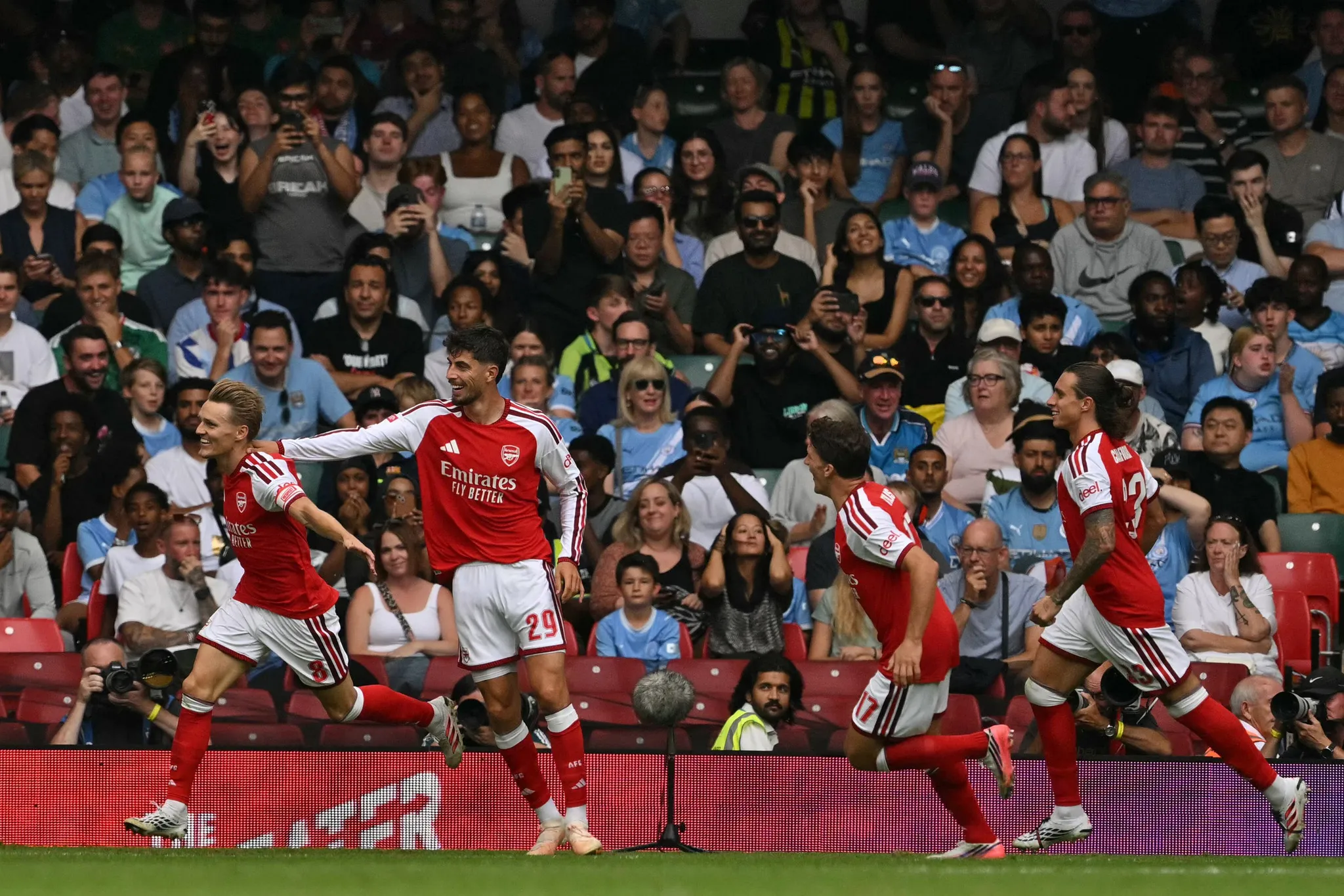 Arsenal, Community Shield'da Manchester City'ye 3-0 kazandı ve yeni sezona kupayla başladı