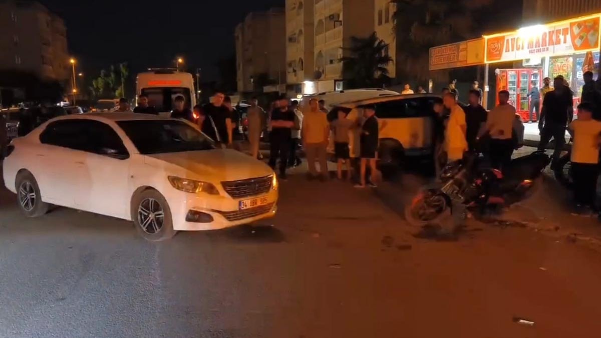 Kaza sonrası başlayan tartışma bıçaklı kavgaya dönüştü: 3 yaralı
