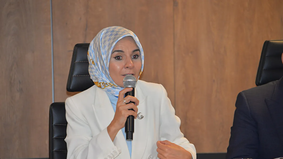 Bakan Göktaş: “Süreci doğru anlatmak için sahada olacağız”