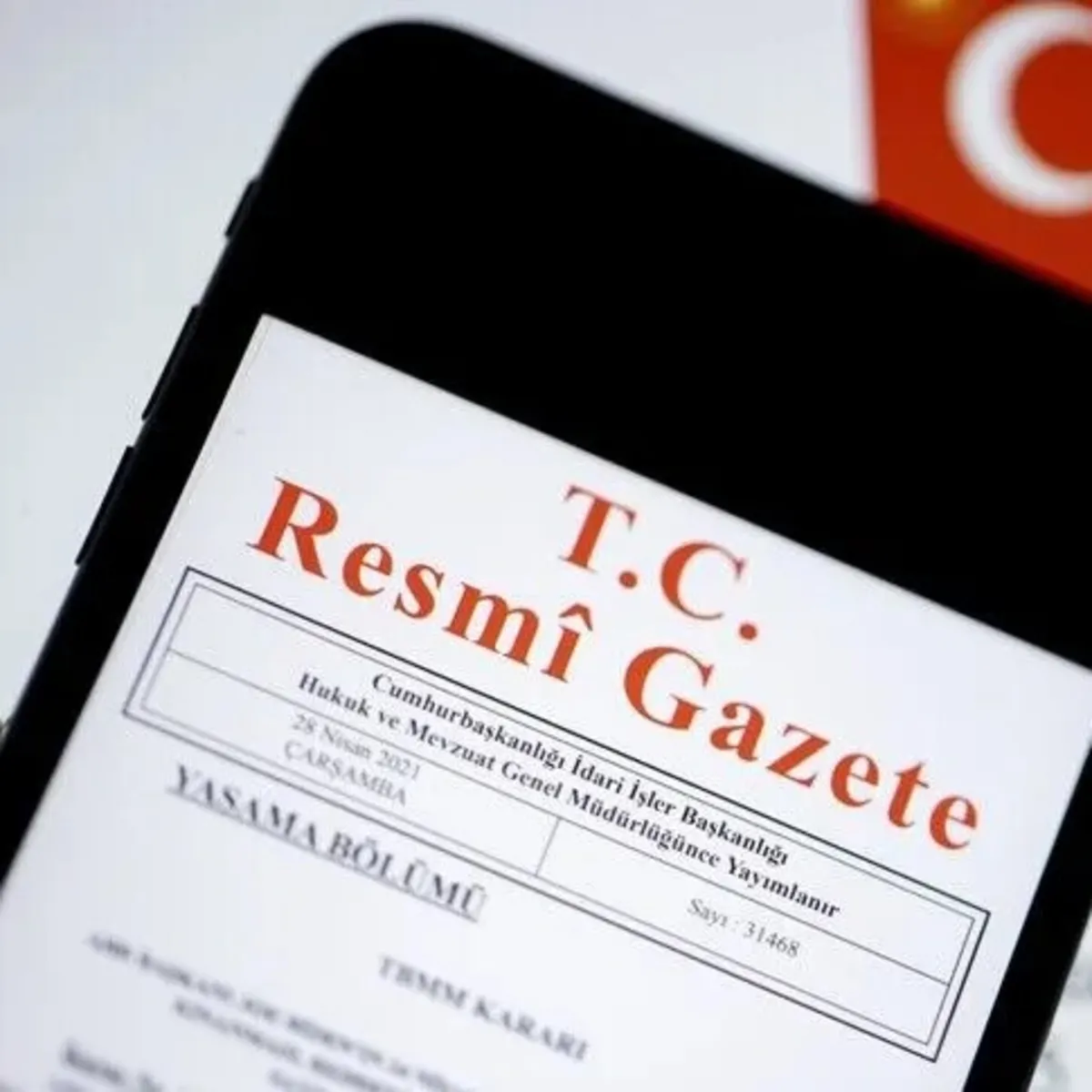 Kritik Atama Kararları Resmi Gazete'de! ÖSYM ve 11 Üniversiteye Yeni Rektör: Devlet Kadroları Dağlıyor