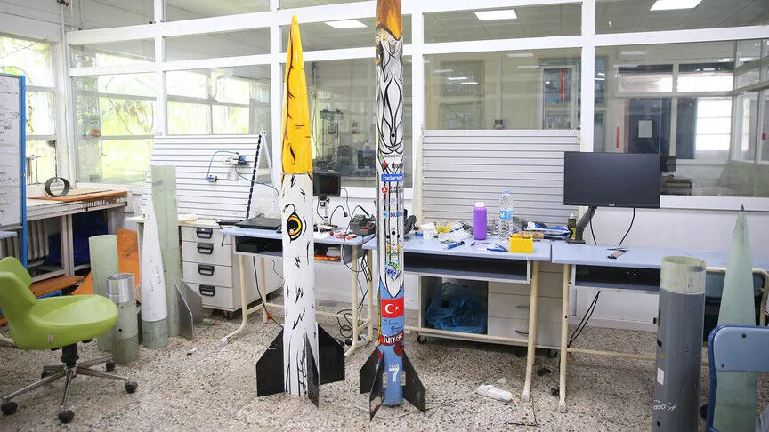 Çukurova Üniversitesi Rokeye Roket Takımı ABD'deki Yarışmadan Ödülle Dönen Şampiyonluk Hedefiyle TEKNOFEST'e Çevirildi