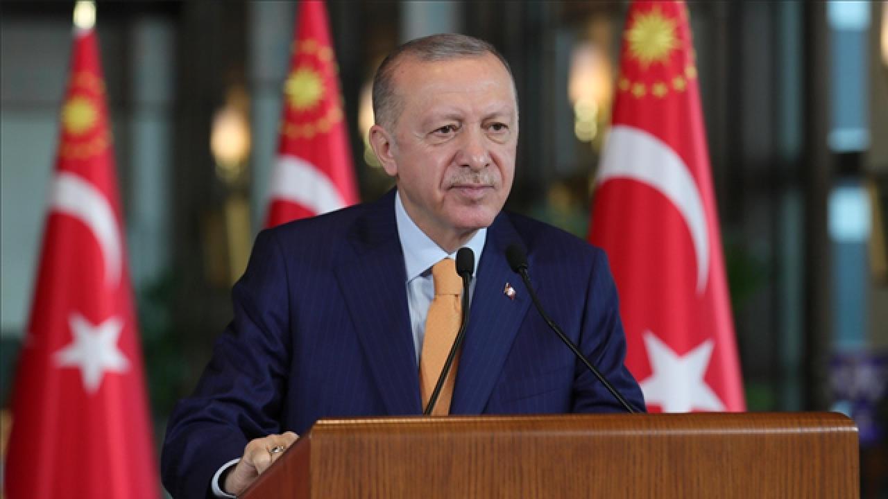 Cumhurbaşkanı Erdoğan: Üniversite Eğitimine Başlayacak Gençlerimizi Tebrik Ediyor