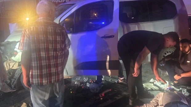 Sakarya'da Hafif Ticari Araç ile Otomobilin Çarpıştırması: 7 Yaralı