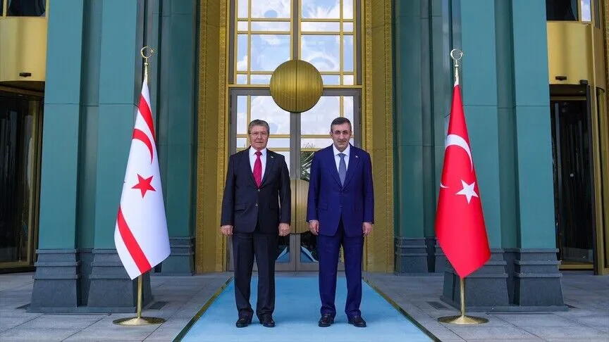 KKTC Başbakanı Üstel ile Cumhurbaşkanlığı Külliyesi'nde Yılmaz ve Üstel Aralarında Görüş