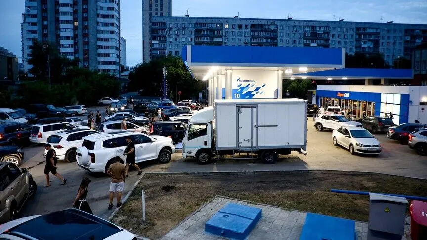 Rusya, iç piyasayı desteklemek için akaryakıt ithalatına başlamış