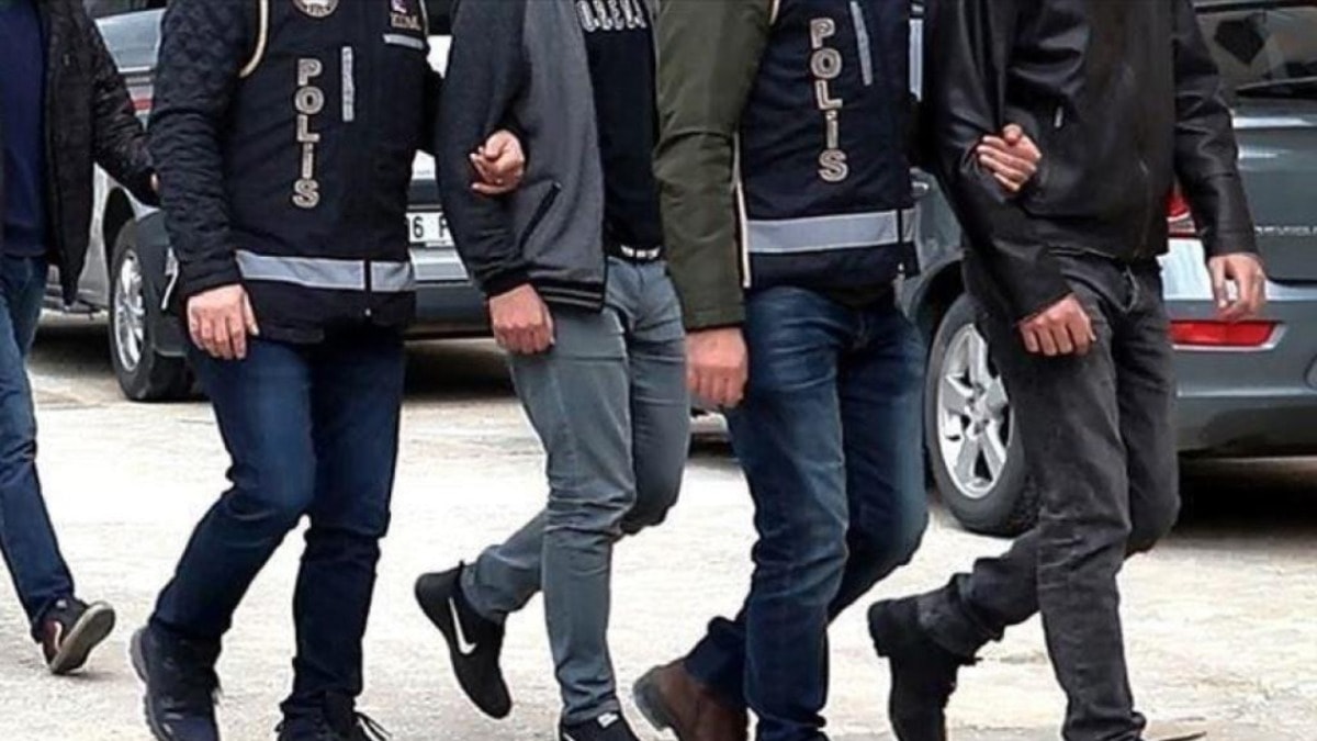 Şanlıurfa'nın Siverek ilçesinde takip edilen araçtaki engelli çift ve çocukları darbedildi: 4 gözaltı