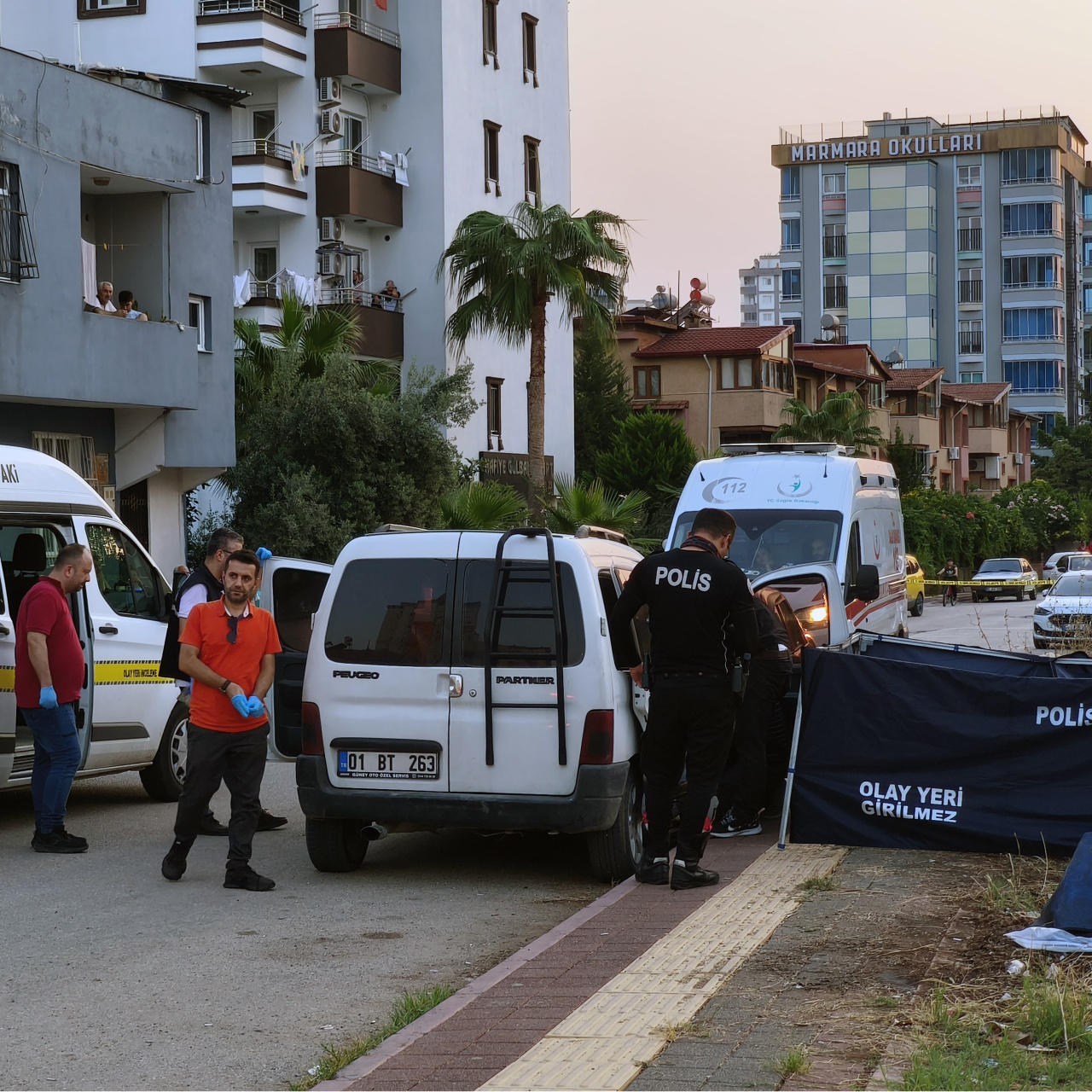 Adana'nın Çukurova ilçesinde borç-alacak anlaşmazlığı nedeniyle aileye silahlı saldırı düzenleyen şüpheli, baba Aytekin Fil ve oğlu Sinan Fil’in ölümüne ve anne Neslihan Fil’in ağır yaralanm