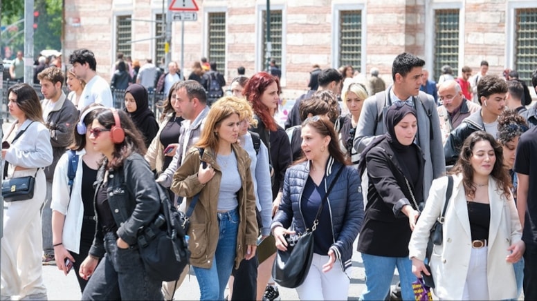 Türkiye'de Bu Gidişle Sadece 2 Meslek Kalacak: Sanayi sektörü küçülürken Türkiye'de üretim ekonomisinin gücü kırılıyor