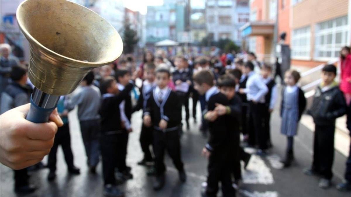 Okullarda 20 Yeni Yasak: 81 ile Genelge Geç Gider